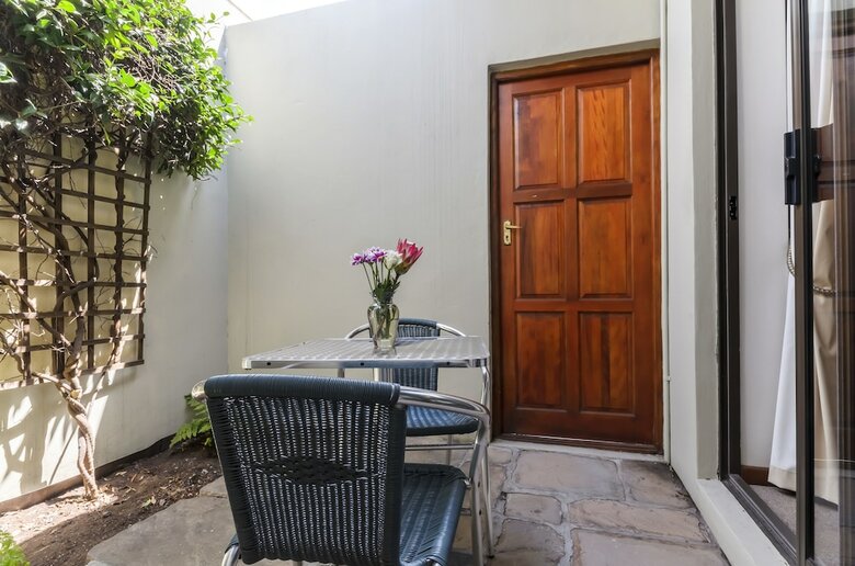 Bed & Breakfast Admiral's Lodge Guest House B & B