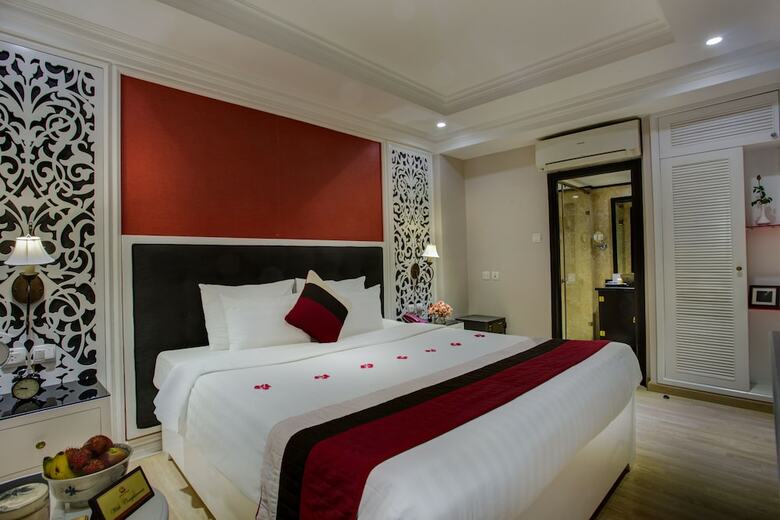 Lavender Central Hotel & Spa