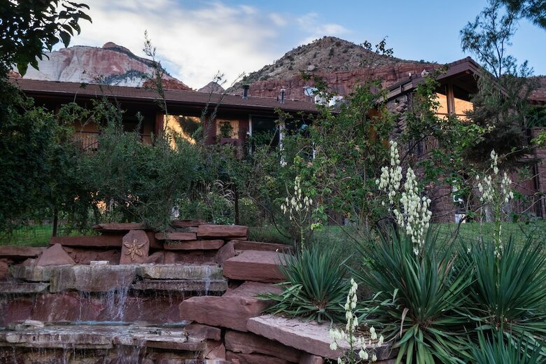 Hotel Cliffrose Springdale, Curio Collection By Hilton