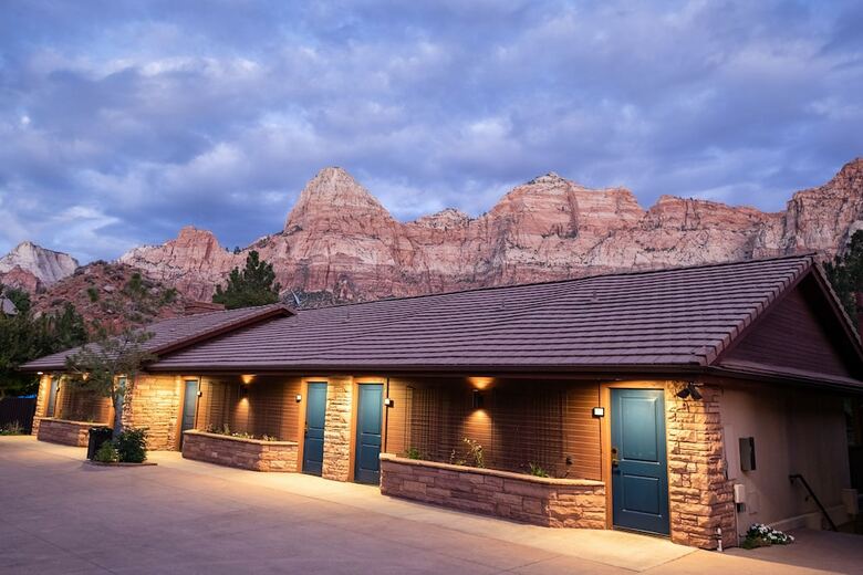 Hotel Cliffrose Springdale, Curio Collection By Hilton