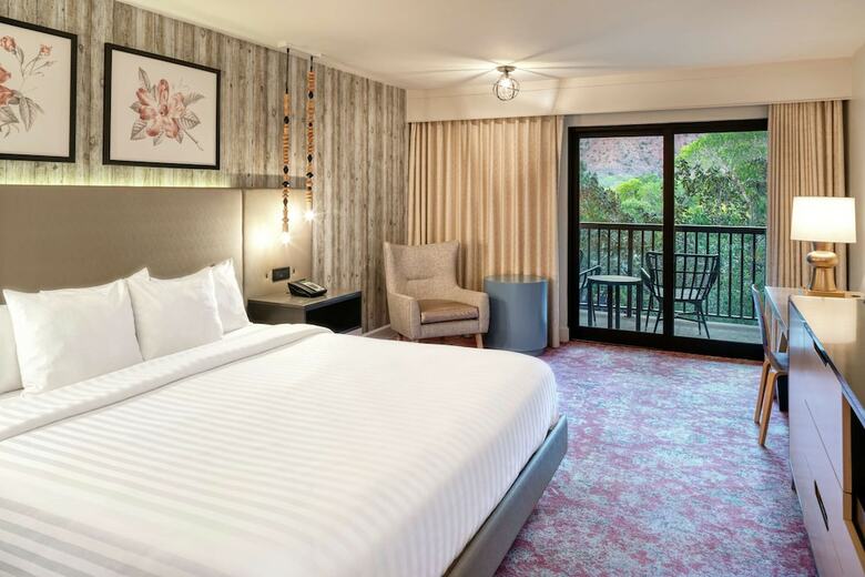 Hotel Cliffrose Springdale, Curio Collection By Hilton