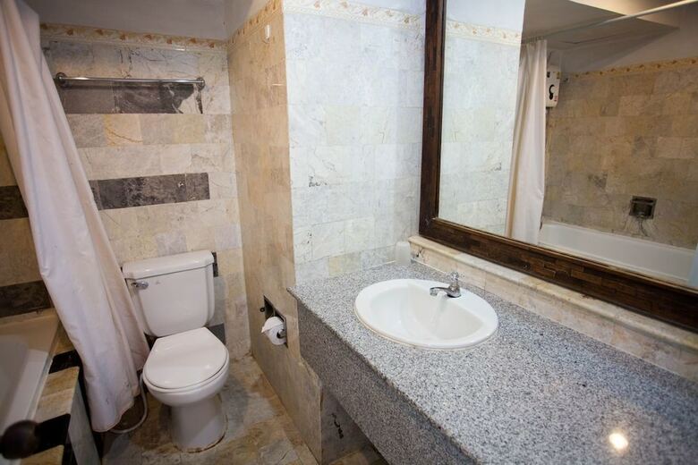 Apartamentos Galare Thong Tower