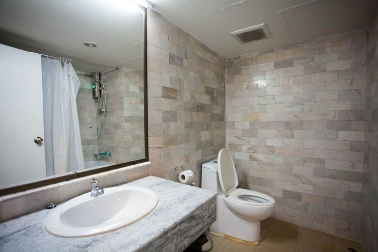Apartamentos Galare Thong Tower
