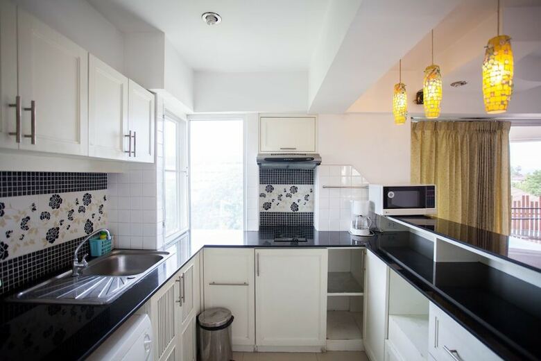 Apartamentos Galare Thong Tower