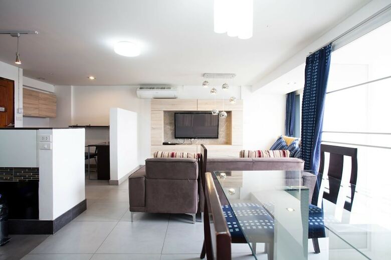 Apartamentos Galare Thong Tower
