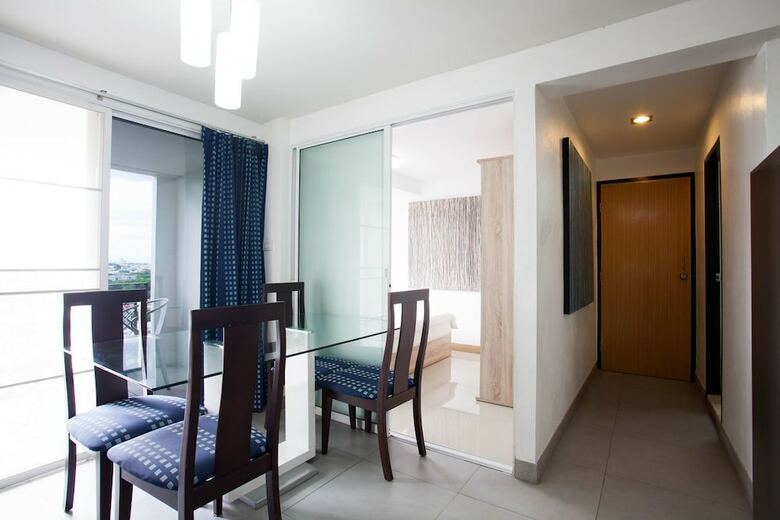 Apartamentos Galare Thong Tower