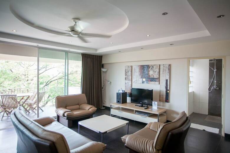 Apartamentos Galare Thong Tower