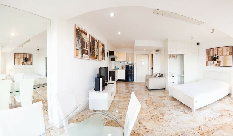 Apartamentos Galare Thong Tower