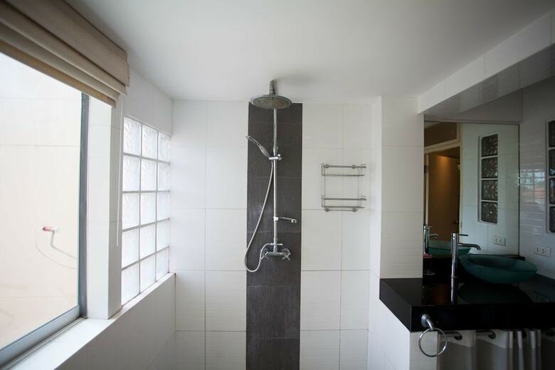 Apartamentos Galare Thong Tower