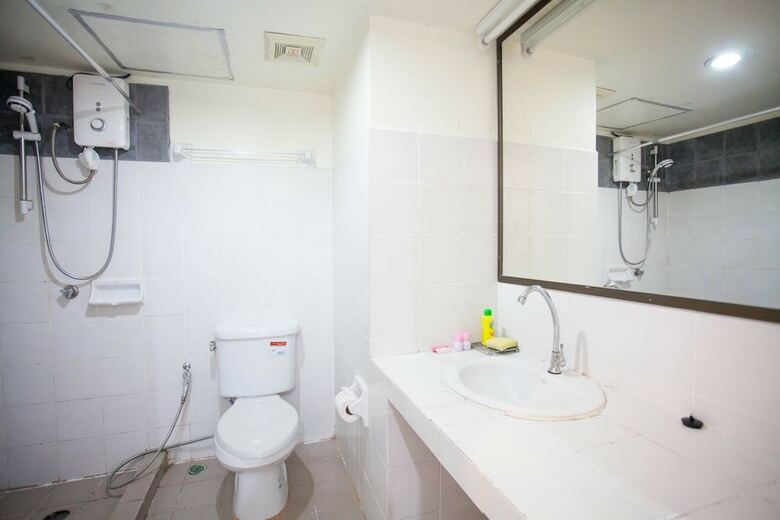 Apartamentos Galare Thong Tower