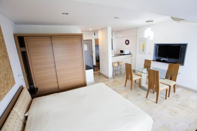 Apartamentos Galare Thong Tower