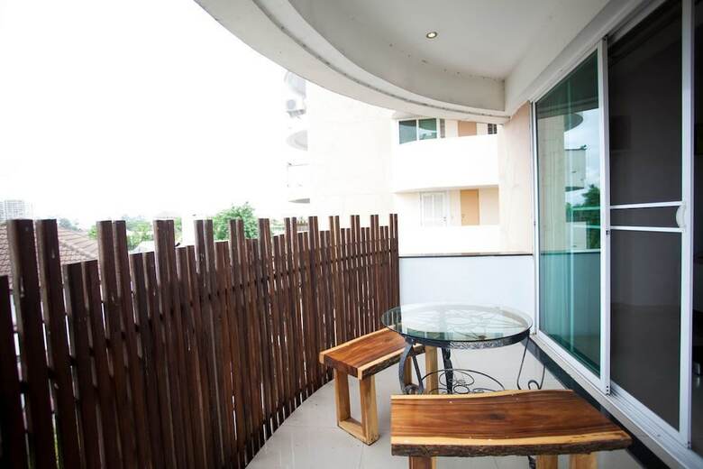 Apartamentos Galare Thong Tower