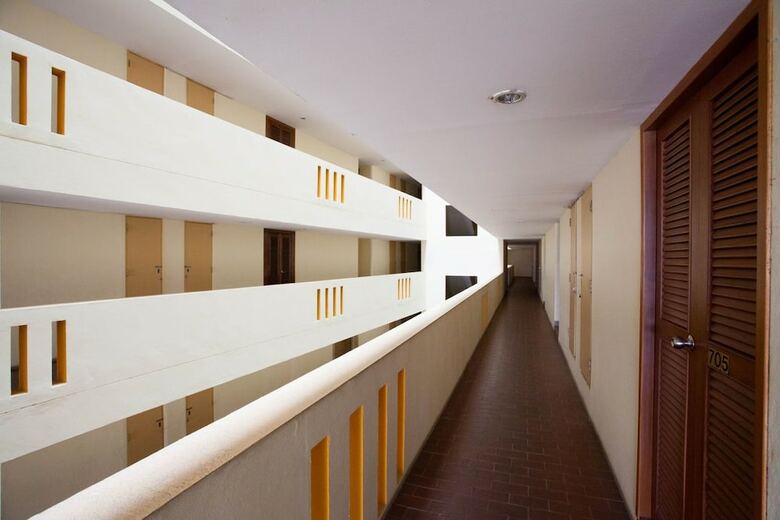 Apartamentos Galare Thong Tower
