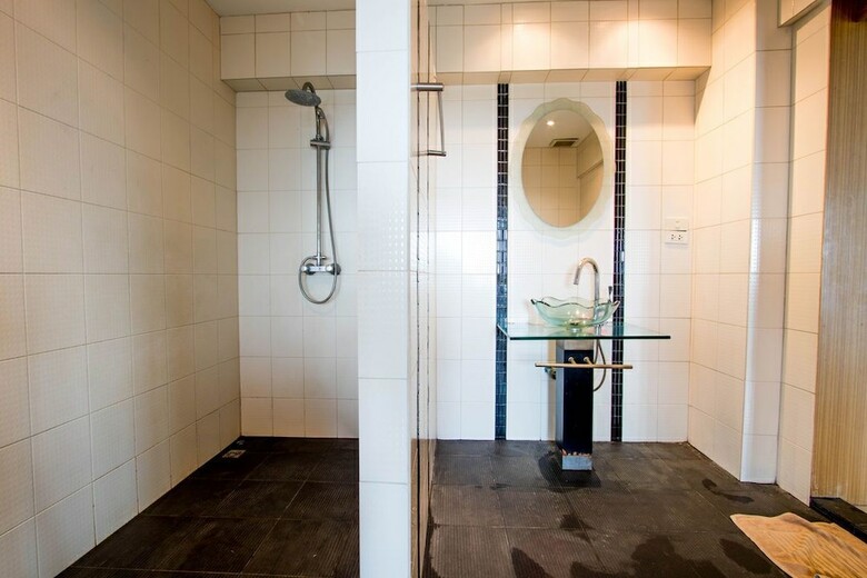 Apartamentos Galare Thong Tower