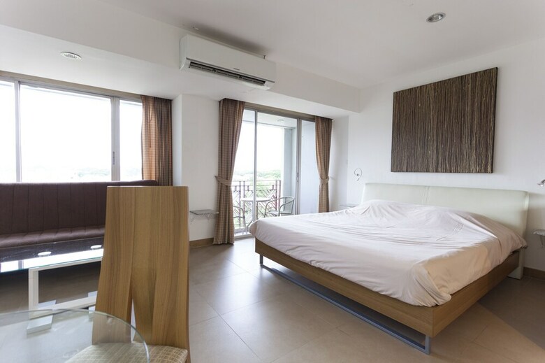 Apartamentos Galare Thong Tower
