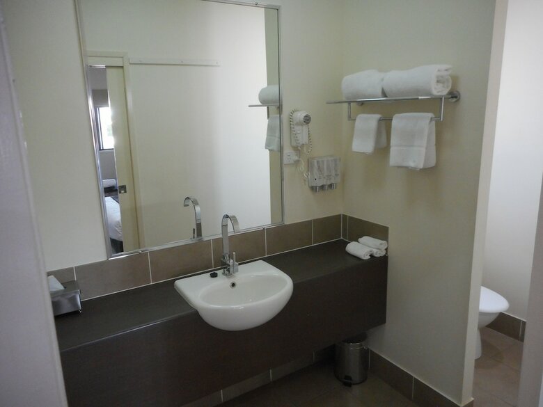 Injune Motor Inn