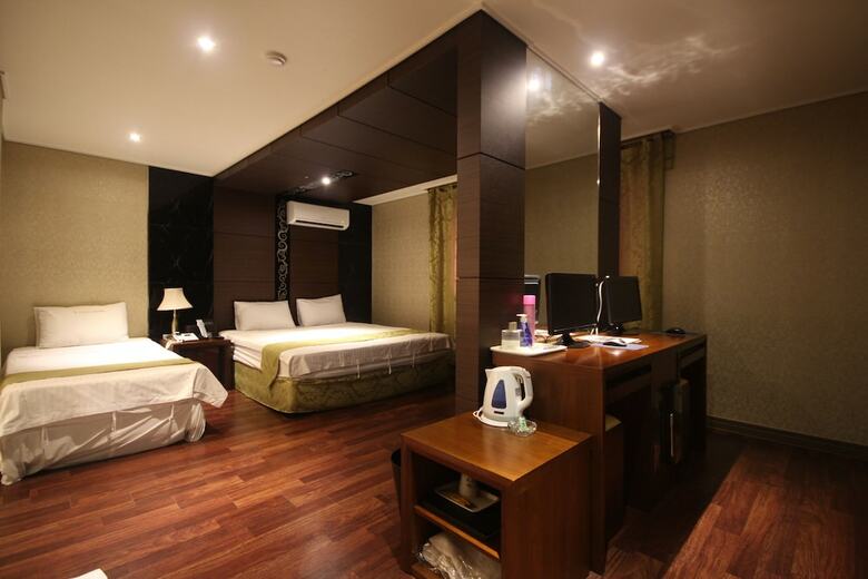 Sono Hotel