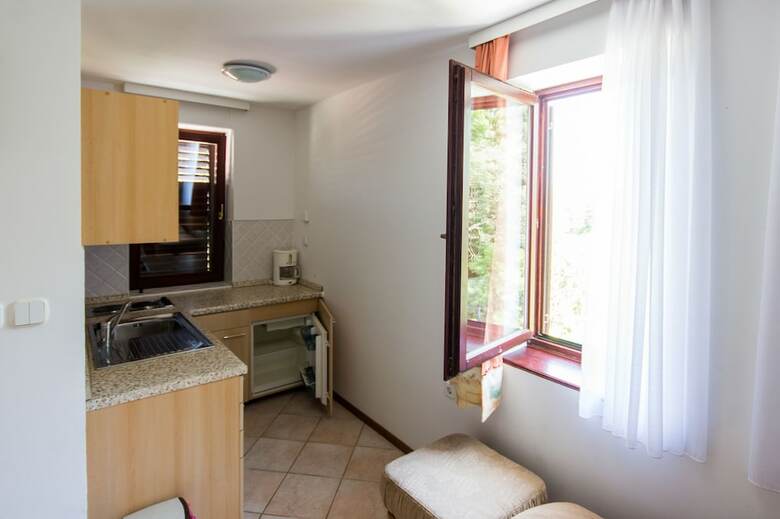 Apartments And Rooms Degra