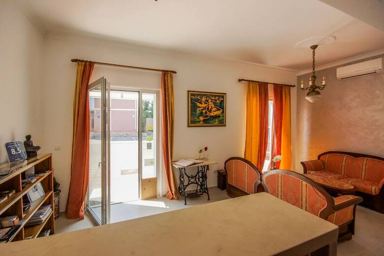 Apartments And Rooms Degra