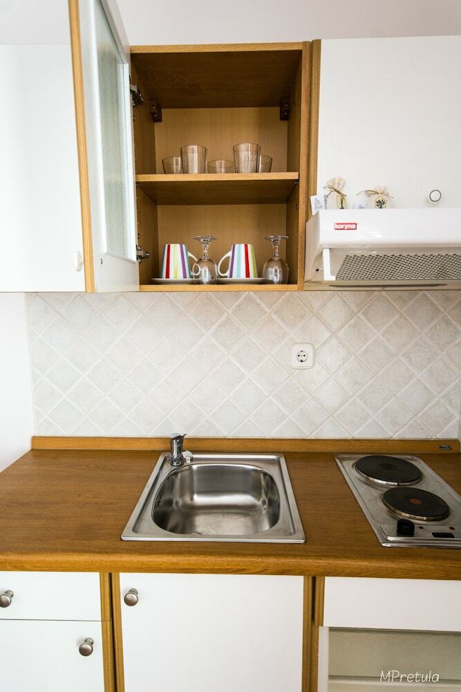 Apartments And Rooms Degra