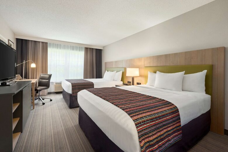 Hotel Country Inn & Suites By Radisson, Decorah, Ia
