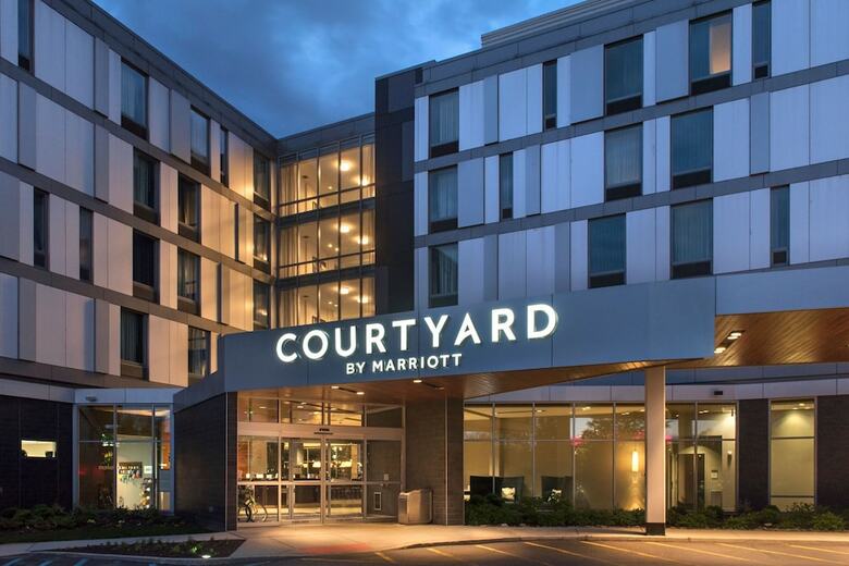Hotel Courtyard Philadelphia South At The Navy Yard