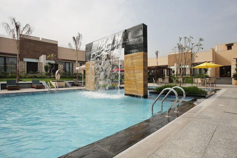 Oodles Hotel