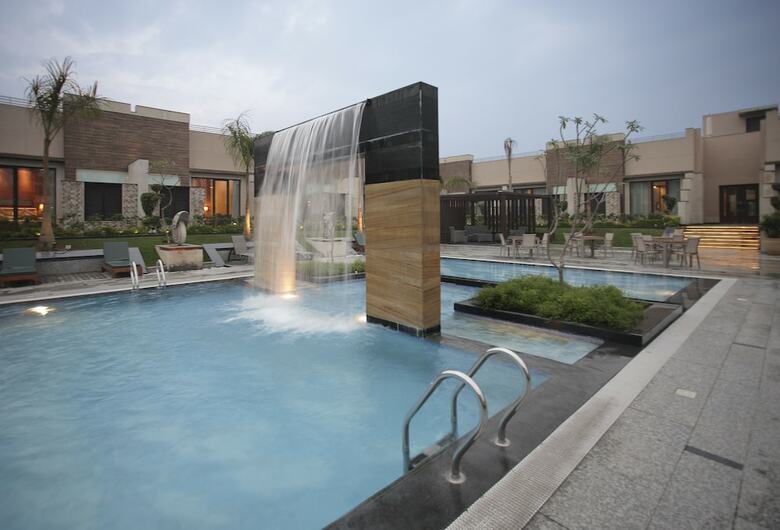 Oodles Hotel