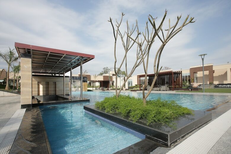 Oodles Hotel
