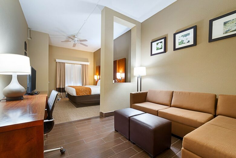 Hotel Comfort Suites