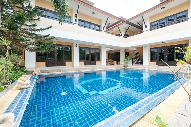 Hotel Oyo Chaba Garden Resort & Service