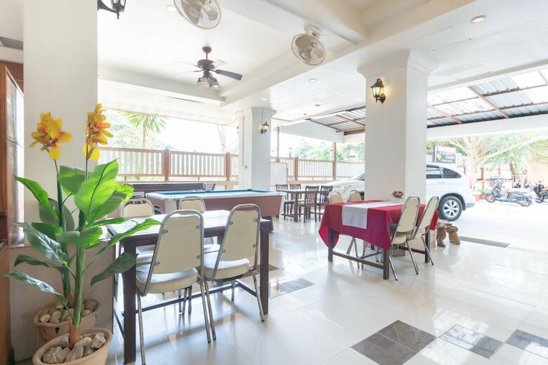 Hotel Oyo Chaba Garden Resort & Service
