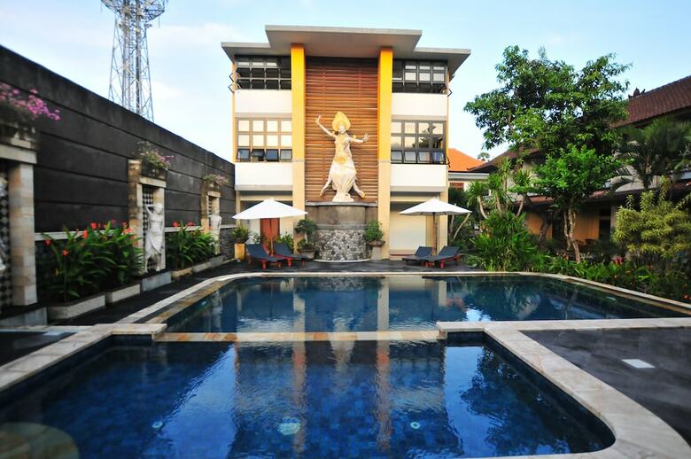 Sandat Hotel Legian