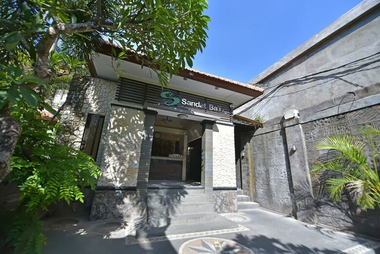 Sandat Hotel Legian