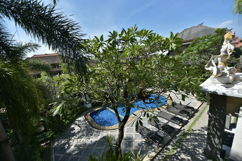 Sandat Hotel Legian