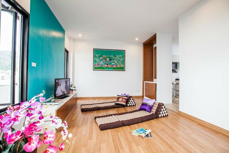 Hotel Modern Place Patong Beach