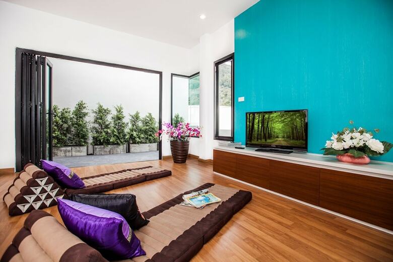 Hotel Modern Place Patong Beach