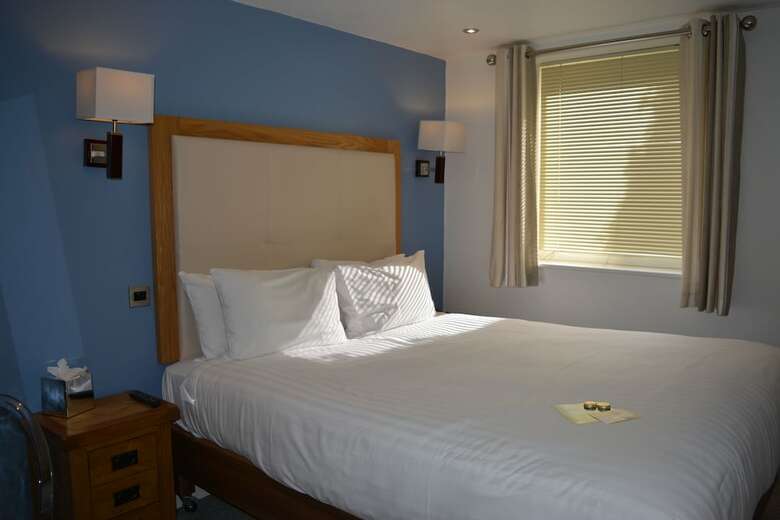 Waterside Hotel & Leisure Club