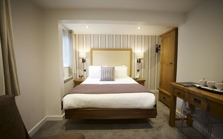 Waterside Hotel & Leisure Club
