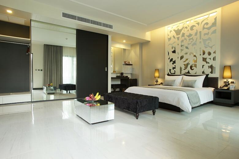 Long Beach Garden Hotel & Pavilions