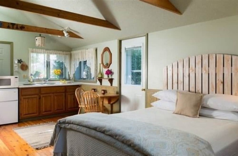 Bed & Breakfast Justin Trails Resort