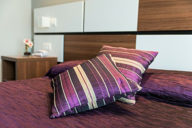 Hotel H�tel Holidays & Work