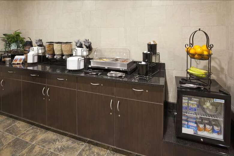Grandstay Hotel Suites Thief River Falls
