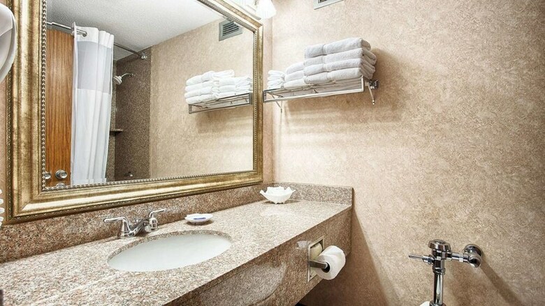 Best Western Plus Portsmouth Hotel & Suites