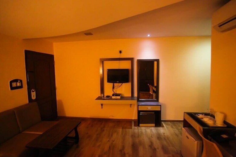 Hotel Seashell Residency & Restaurant