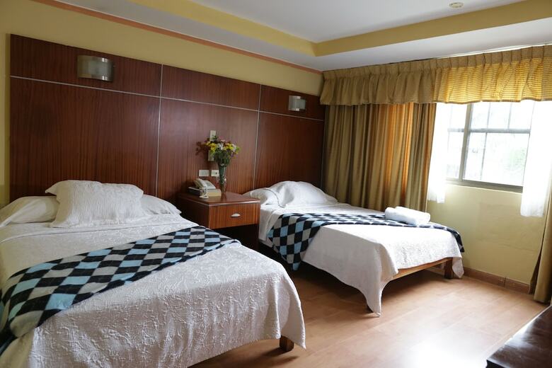 Hotel La Cresta Inn