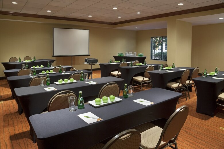 Hotel Courtyard By Marriott Toronto Airport