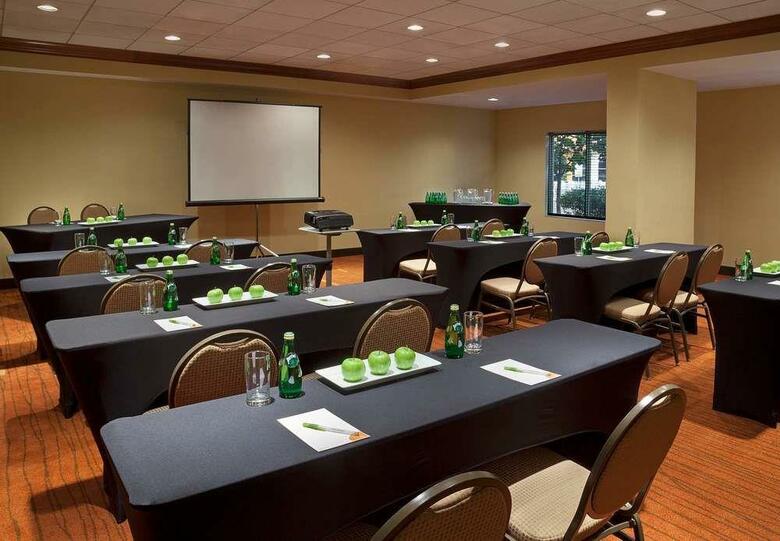 Hotel Courtyard By Marriott Toronto Airport