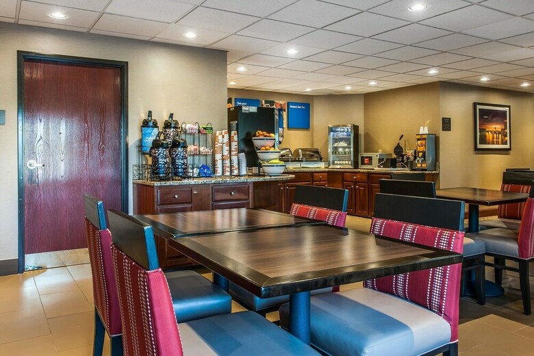 Hotel Comfort Inn East