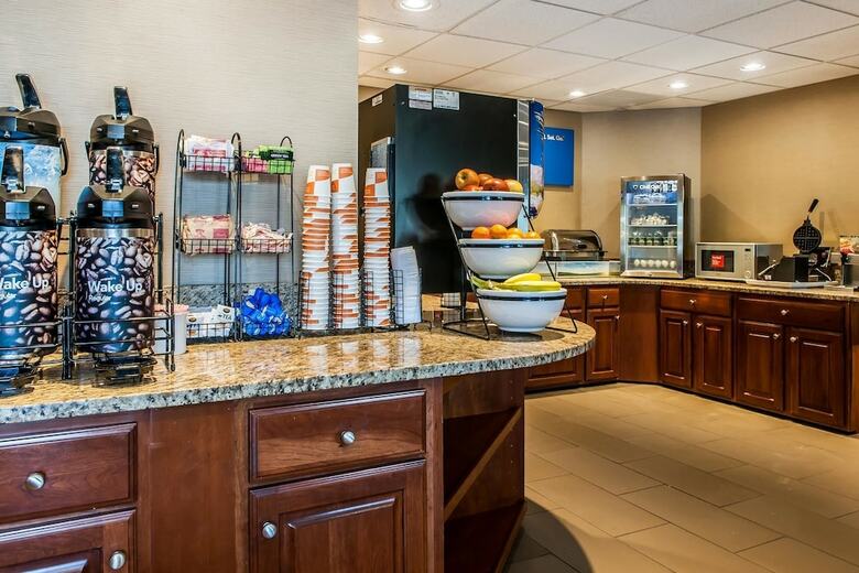 Hotel Comfort Inn East